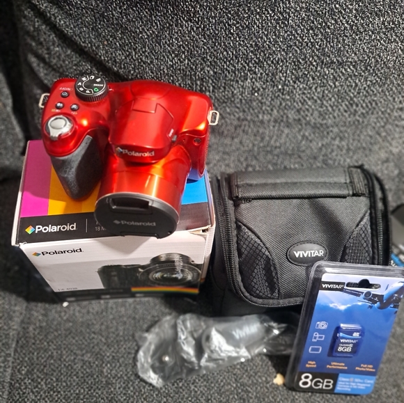 Polaroid iE4038 Digital Camera Kit w/ 40x Optical Zoom 18MP HD Video 3" LCD Kit - Picture 8 of 8